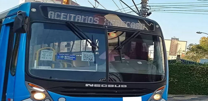 Ônibus de Campinas circula com mensagem ofensiva às mulheres e de provocação ao Palmeiras no letreiro