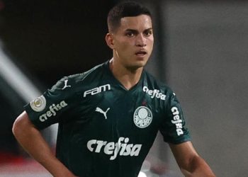 Renan, do Palmeiras, é Zagueiro, mas se precisar atua de lateral-esquerdo