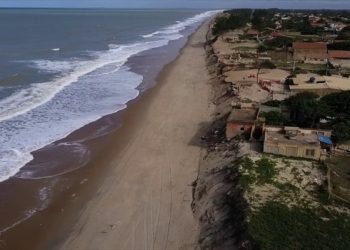 Previsão de rajadas de vento de até 70 km/h deixa Campos e São João da Barra, RJ, em estado de alerta