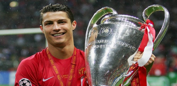 Manchester United anuncia a contratação de Cristiano Ronaldo