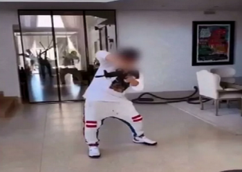 Delegado responsável pelo caso afirma que homem usava o nome da esposa no registro das armas. Polícia investiga quem são as pessoas ligadas ao empresário envolvidas na obtenção do patrimônio milionário.