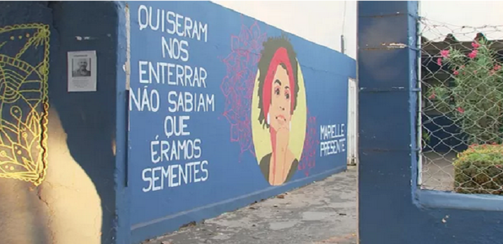 Escola decide apagar arte com rosto de Marielle Franco em muro após votação