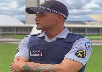 Soldado Henrique Harrison pede R$ 25 mil em danos morais de cada denunciado; ele foi alvo de comentários preconceituosos em grupos de WhatsApp