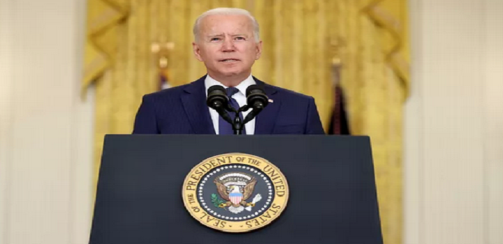 Presidente Joe Biden dos EUA em um pronunciamento após ataque terrorista no aeroporto de Cabul em 26 de agosto — Foto: Jonathan Ernst/Reuters