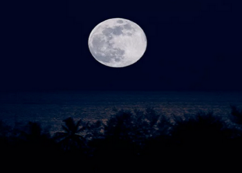 Por que a lua cheia do domingo (22) é rara e será chamada de "Lua Azul"?