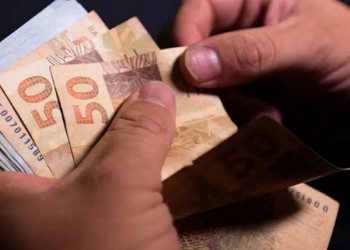 Governo envia proposta de salário minimo 2022