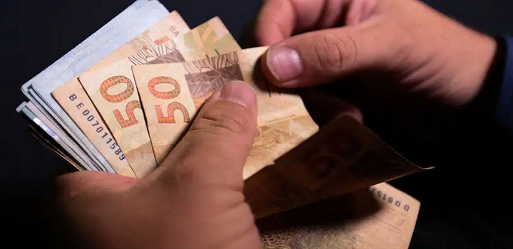 Governo envia proposta de salário minimo 2022