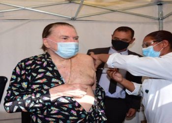 Silvio Santos é internado com Covid