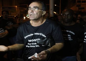 Pastor faz ataques racistas e homofóbicos, no Rio: 'Igreja não levanta placa para negro e veado'