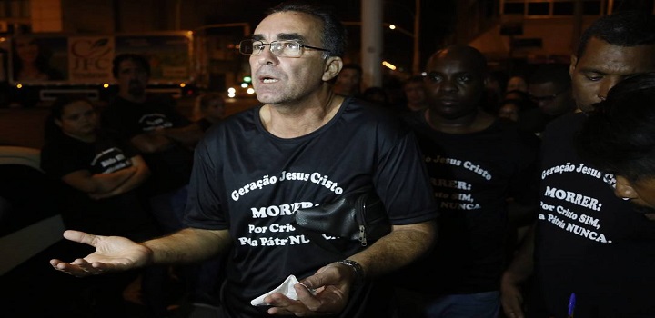 Pastor faz ataques racistas e homofóbicos, no Rio: 'Igreja não levanta placa para negro e veado'