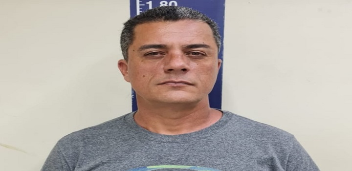 Policiais da 128ª Delegacia de Rio das Ostras, na Região dos Lagos, prenderam neste sábado (11), o homem que é apontado como um dos maiores ladrões de gado do Estado do Rio