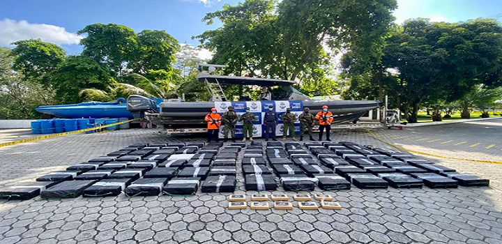 SUBMARINO COM DUAS TONELADAS DE COCAÍNA