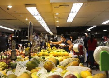 Governo zera tarifa de importação de 9 alimentos para reduzir preços