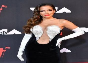 Anitta: "Resolvi dar um tempo de internet para não ficar olhando muito. Entreguei minhas redes para a minha equipe.
