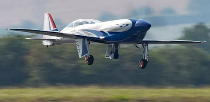 Roll Royce lança avião elétrico