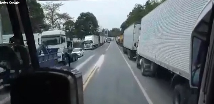 Protestos de caminhoneiros