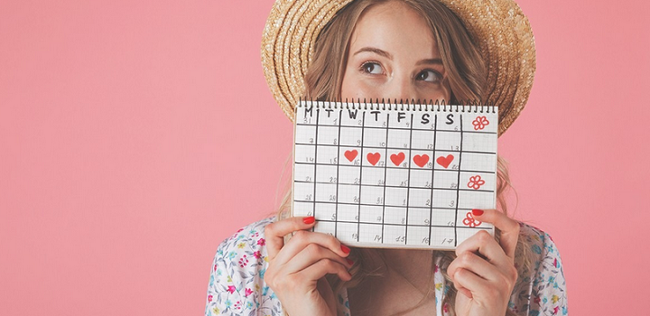 mulheres e meninas enfrentaram efeitos colaterais como aumento do fluxo menstrual, escapes fora do comum e existem até mesmo queixas sobre o atraso da menstruação após a aplicação da primeira dose da vacina