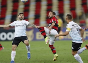 Com gol de Borja, Grêmio vence no Maracanã e quebra sequência do Flamengo