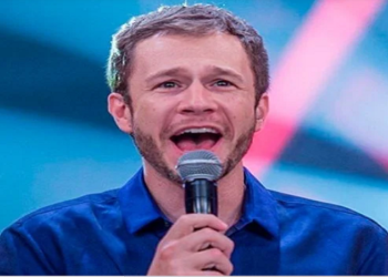 Globo anuncia saide de Tiago Leifert