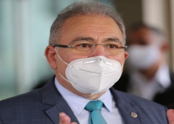 Queiroga critica vacinação de jovens
