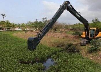 Prefeitura inicia limpeza no Canal Campos-Macaé em Quissamã
