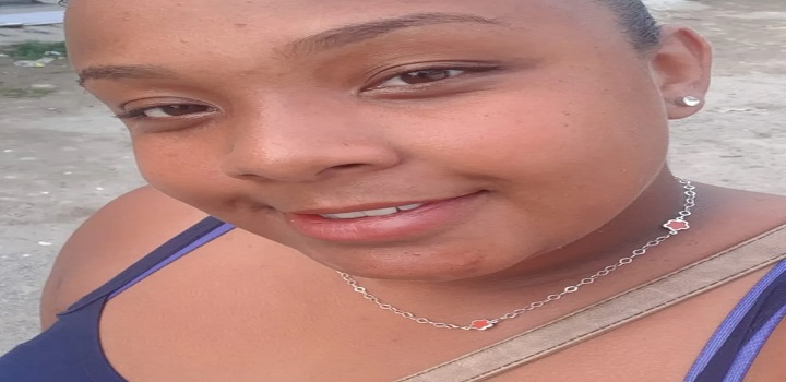 Cozinheira foi chamada de "macaca, preta e pobre" por cliente em praia no Guarujá Episódio aconteceu após a mulher, branca, revoltar-se com o valor da conta em uma barraquinha