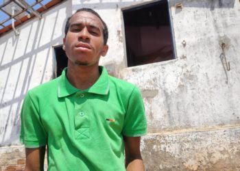 Jovem negro, órfão e dependente de álcool contou como um comerciante de Portalegre, no interior do estado, o amarrou e o espancou; agressão foi filmada e divulgada nas redes sociais