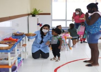 Crianças Voltam às aulas em QUISSAMÃ