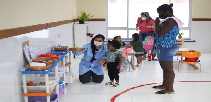 Crianças Voltam às aulas em QUISSAMÃ