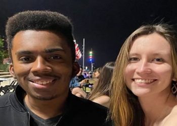 Álvaro Hauschild escreveu que pessoas negras 'exalam um cheiro típico' e que 'têm um cérebro programado para fazer o máximo de filhos que puder'