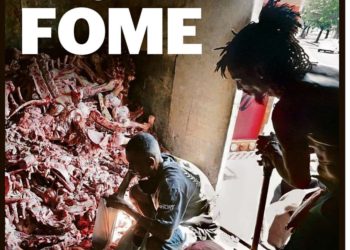 Fome no Brasil: Pessoas catando restos de animais no Rio de Janeiro
