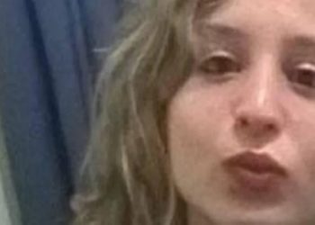 A Delegacia de Homicídios da Baixada Fluminense (DHBF) investiga a morte de Joice Giarolla Carneiro Hernandes, de 21 anos. Portadora de esquizofrenia, a jovem deu entrada já em óbito, no início da noite deste domingo, no Posto de Saúde de Fragoso, em Magé, na Baixada Fluminense.