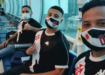 equipe do Vasco E-sports, formada pelo trio Allan Alves, Fabricio Paes e Gabriel "Franja”, foi campeã brasileira de futebol digital (PES 2021), no modo cooperativo (X-3), no último domingo,