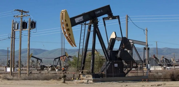O preço do barril de petróleo do tipo WTI ultrapassou US$80 (R$ 436) na última segunda-feira (11/10) - foi a primeira vez em quase oito anos.