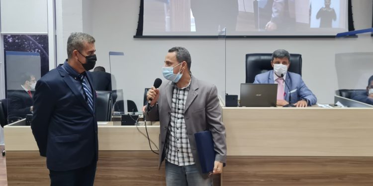 Câmara de Macaé-RJ: homenagem ao jornalista Roberto Barbosa do Portal VIU!