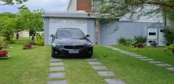 suspeito já vinha sendo investigado pela DCAV, que conseguiu um mandado de busca e apreensão para a residência do advogado e seu escritório, em Jacarepaguá, também na Zona Oeste, além da quebra do sigilo de dados.
