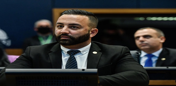 autores requerem a concessão de liminar para cassar o Decreto nº 345, de 20 de setembro de 2021, assinado pelo prefeito de Campos, no qual também é exigido o “passaporte sanitário” de frequentadores de estabelecimentos públicos e privados.
