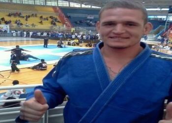Dener Zulato, de 28 anos, aplicou um mata-leão em Valdecir da Silva, de 43, que não resistiu.
