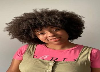Brasileira tem black power examinado em aeroporto na Itália: “Como se tivesse levado um tapa”