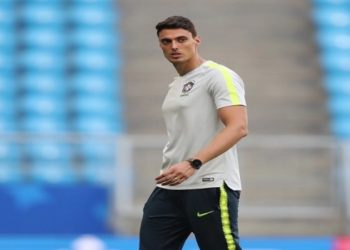 CBF e Tite repudiaram nesta sexta-feira (29) o comportamento de Matheus Bachi, auxiliar da seleção brasileira e filho do técnico, nas redes sociais. O profissional postou no Instagram uma série de publicações com conteúdo contra os movimentos feministas e LGBTQIA+,