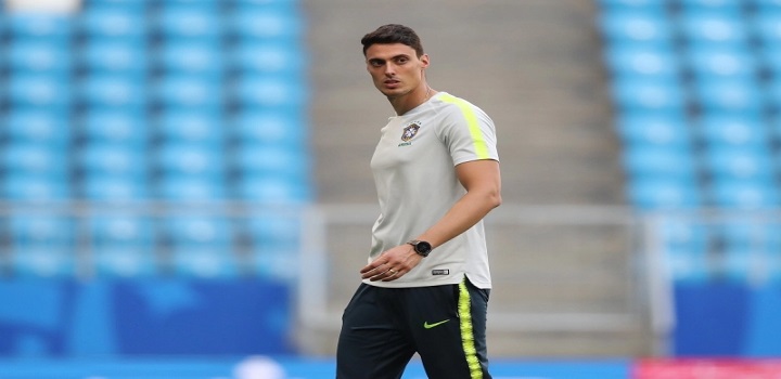 CBF e Tite repudiaram nesta sexta-feira (29) o comportamento de Matheus Bachi, auxiliar da seleção brasileira e filho do técnico, nas redes sociais. O profissional postou no Instagram uma série de publicações com conteúdo contra os movimentos feministas e LGBTQIA+,