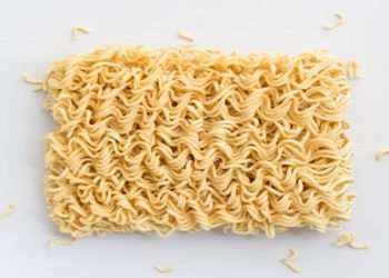 Uma mãe de cinco filhos, de 41 anos, acusada de furtar uma Coca-Cola de 600 ml, dois pacotes de macarrão instantâneo Miojo e um pacote de suco em pó Tang, teve o pedido de liberdade negado pela Justiça de São Paulo.
