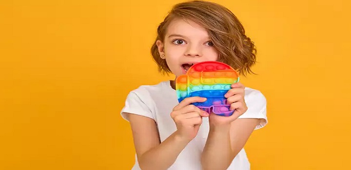 Pop-it: brinquedo vira alvo de conservadores