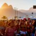 O Carnaval de rua de 2022 voltou à pauta do Legislativo carioca nesta sexta-feira (15). Em audiência pública virtual, a Comissão Especial da Câmara Municipal do Rio de Janeiro se reuniu para debater políticas públicas de infraestrutura e fomento ao evento no ano que vem