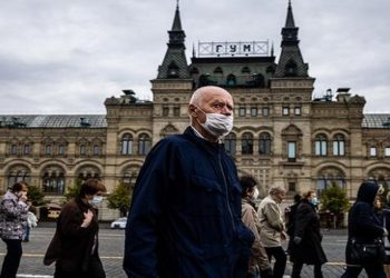 pOPULAÇÃO RUSSA SE RECUSA A TOMAR VACINA