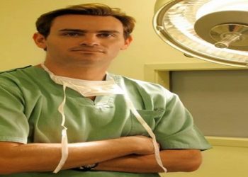 Renomado especialista em rinoplastia Alan Landecker repudia as acusações e atribui o problema ao descumprimento das orientações para o pós-operatório.