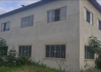 Campos-RJ: Escola Modelo inconclusa e abandonada é símbolo de desperdício de dinheiro público