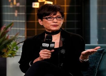 A próxima série de comédia da Netflix “Uncoupled”, estrelada por Neil Patrick Harris, não apresentará mais uma personagem doméstica latina depois que foram feitas críticas ao papel por ser “estereotipado e monótono”.