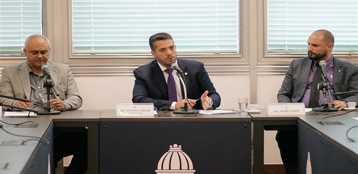 CPI das matrizes energéticas: destinada a apurar irregularidades na produção e distribuição de energia, bem como os respectivos custos. O deputado Rodrigo Amorim (PSL) presidirá a comissão, que terá como vice-presidente o deputado Jair Bittencourt (PP) e como relator o deputado André Corrêa (DEM).