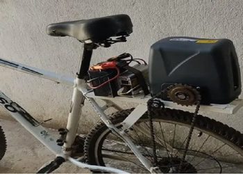 Biciclieta elétrica com motor de portão